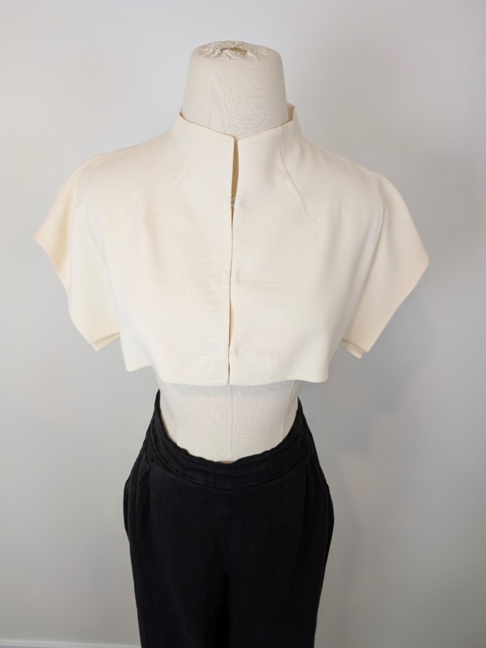 Akris Punto Wool Shawl Bolero Cream Ivory Size XS Luxury Designer - Picture 4 of 16